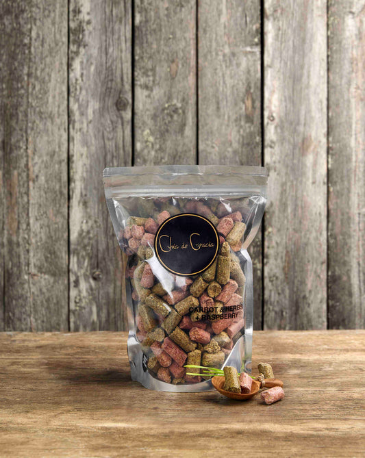 Carrot & Herbs + Raspberry Treats 1 kg